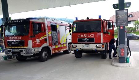 Prva rezervoarja so napolnili gasilci